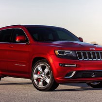 Jeep Grand Cherokee SRT Night: Mit der Taste für den Superstart. PR