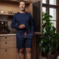 Andreas Caminada bittet mit dem Porzellan der Künstlerin zu Tisch.