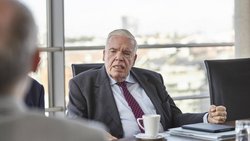 Patron Klaus-Michael Kühne: Sein Logistikunternehmen ist ab September nicht mehr unter den Blue Chips zu finden.