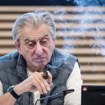 Nick Hayek sieht den Schweizer Industriestandort bedroht.