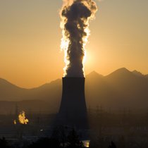 Sonnenuntergang hinter Gösgen: Was passiert, wenn das Schweizer AKW sechzig Jahre alt wird? Vermutlich wird es in die Verlängerung geschickt.