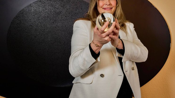Seline Wenzinger hat auch ohne Glaskugel besonders profitable Investments gewählt. Besonders beeindruckend: Die Performance gelang mit einem Fokus auf Schweizer Aktien, die im Vorjahr nicht gerade glänzten.