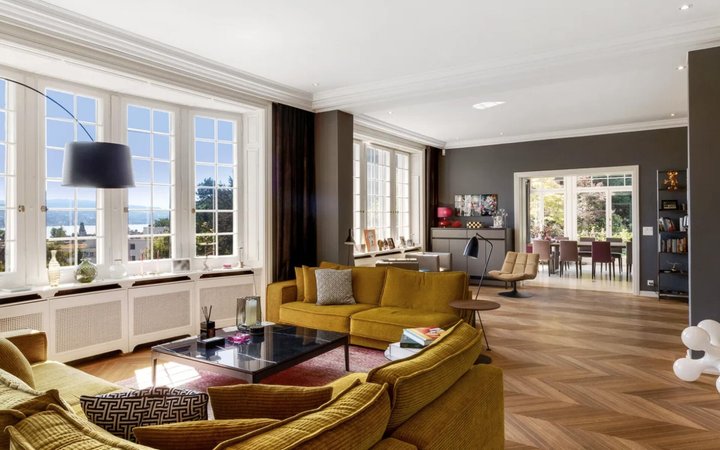 Dafür bekommt man 18 Zimmer auf drei Stöcken.