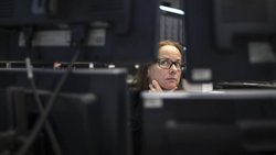 Börsenhändlerin: Dividendenkürzungen liegen in der Luft.