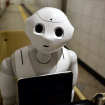 Pepper: Sollen Roboter wie Menschen Steuern zahlen? Keystone