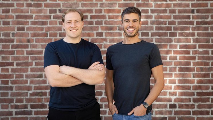 Die Deskbird-Gründer Jonas Hess (l.) und Ivan Cossu profitieren vom Boom des Homeoffice.