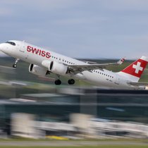 Die Lufthansa Group, zu der auch die Swiss gehört, lässt erneut den Sparhammer hinuntersausen.