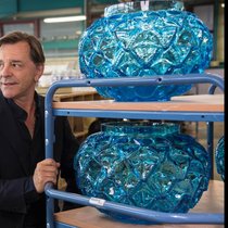 Sterneküche und Kristall Auch wenn es im Werkzeuglager nicht so aussieht: Silvio Denz ist mit Lalique im Luxusgeschäft unterwegs.