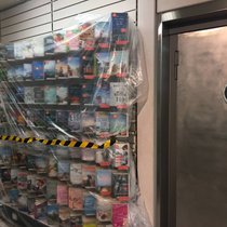 Absperrung in der Berner Migros-Filiale Marktgasse: Nicht alle Produkte dürfen verkauft werden.