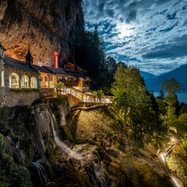Hoch über dem Thunersee: Die St. Beatus-Höhlen sind ein beliebtes Ausflugsziel – auch für Gruppen.