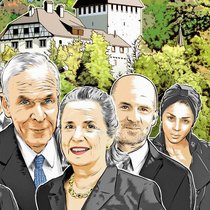 Diskreter Clan: August von Finck mit Gattin Francine (Mitte), links von ihm seine Kinder August François, Maria Theresia und Luitpold (von links). Rechts: Sohn Maximilian mit Gattin Ana Paula, einem brasilianischen Model. Im Hintergrund die Schweizer Residenz, Schloss Weinfelden im Thurgau.