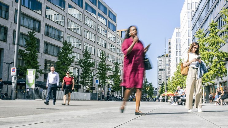 Europa in Zürich: Viele Expats arbeiten in der Zürcher Europaallee und geben im Businessviertel mit globalen Unternehmen ihr Geld aus.