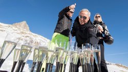 Bernhard Russi (links), Samih Sawiris (Mitte) und Dominique Rinderknecht (rechts): Die Aktien von Orascom, der Firma von Samih Sawiris, gehören zu den Top-Performern seit Jahresbeginn.