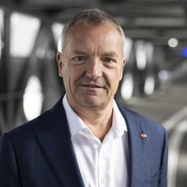Mit André Wyss übernimmt ein Branchenfremder die Führung der Schweizerischen Bundesbahnen.