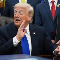 Donald Trump verregnet der Pharmaindustrie das Geschäft: Die USA werden sich bei der Preisbemessung künftig auch an den tieferen Schweizer Medikamentenpreisen orientieren.