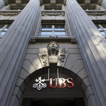 UBS, BANK, LOGO, HAUPTSITZ, BAHNHOFSTRASSE, GEBAEUDE, GEBAEUDEFASSADE, FASSADE, HAUSFASSADE, EINGANG,