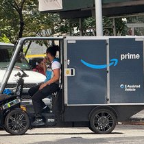 Amazon führt schnellere Lieferoptionen ein.