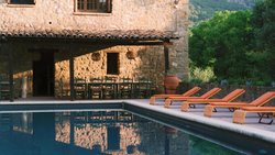 ENTSCHLEUNIGUNG Die restaurierte Farm Off Grid Girona zelebriert das langsame Leben und verbindet ihre Gäste mit der Natur.