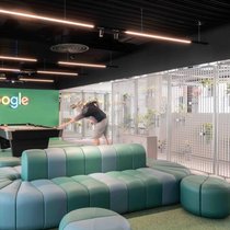 Attraktiver Google-Campus: An der Europaallee gibt es für die Mitarbeiter alles, was das Herz begehrt.