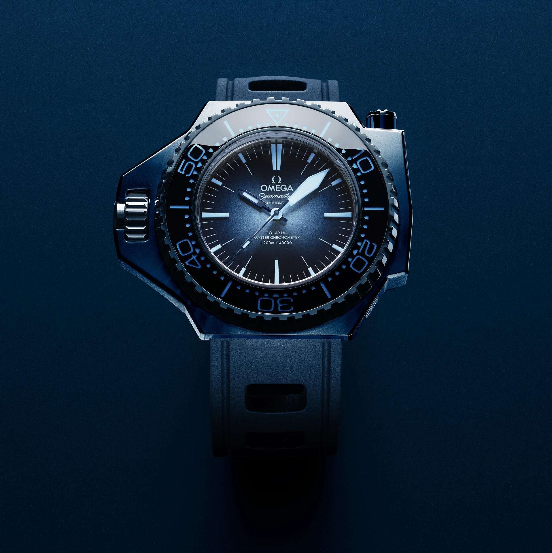 Omega Ploprof
Geboren als Toolwatch für Profitaucher, wie der Name verrät. Er steht für «plongeur professionnel». Die Uhr ist hart im Nehmen. Das sieht man ihr an. Preis: 13’500 Franken.