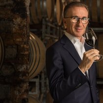 Paolo Basso ist Präsident des Schweizer Sommelier-Verbands ASSP. Mit regelmässigen, kostenlosen Schulungen möchte der Verband künftig Servicekräfte in der Gastronomie für das Thema Schweizer Wein sensibilisieren.