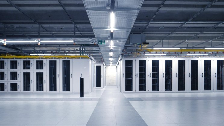 Das Rechenzentrum in Gais AR gehört der Rechenzentrum Ostschweiz AG (RZO) und ist zu fast 90 Prozent ausgelastet. Die RZO AG gehört zwei regionalen Stromversorgern.