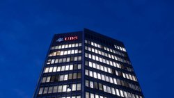 UBS in Zürich: Die grösste Schweizer Bank muss eine Busse von 3,7 Milliarden Euro bezahlen.