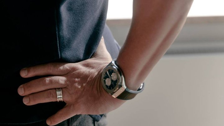 Gregor Greber trägt eine Uhr von Hublot.