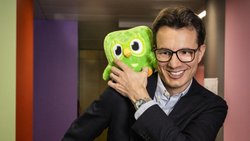 Es gibt nichts zu lachen: Severin Hackers Duolingo kommt bei Investoren derzeit nicht gut an.
