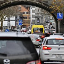 Verstopfte Strassen und viel Geduld: Wer kann, vermeidet Zürich während der Rushhour lieber.