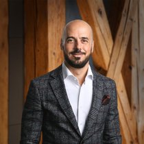 portrait_TDA.jpg