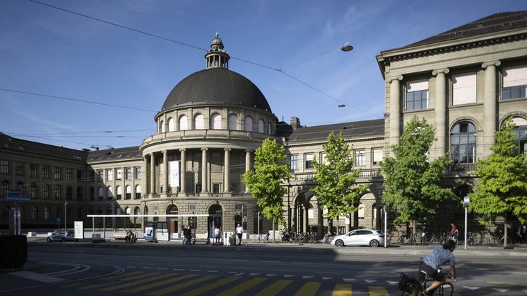 Ist die ETH Zürich bald die beste Universität der Welt? Wandern von den US-Universitäten die besten Studierenden und Professoren ab, könnten die Zürcher profitieren.