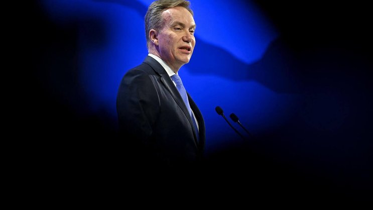 WEF-Chef Børge Brende: Mindestens 27 Nachrichten und drei Nachtessen mit Jeffrey Epstein.