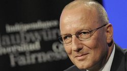 «In ein paar Jahren wird man über diese Debatte den Kopf schütteln», glaubt SRG-Chef Roger de Weck. (Bild: Keystone).