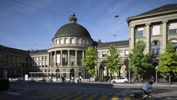 Ist die ETH Zürich bald die beste Universität der Welt? Wandern von den US-Universitäten die besten Studierenden und Professoren ab, könnten die  Zürcher profitieren.