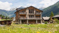 Obergesteln, Wallis: Das luxuriöse Anwesen bietet 260 Quadratmeter verteilt über vier Etagen. Preis: 2'750'000 Franken.