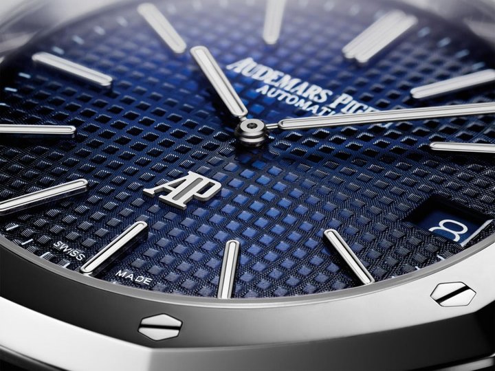 11 Audemars Piguet Royal Oak.jpg