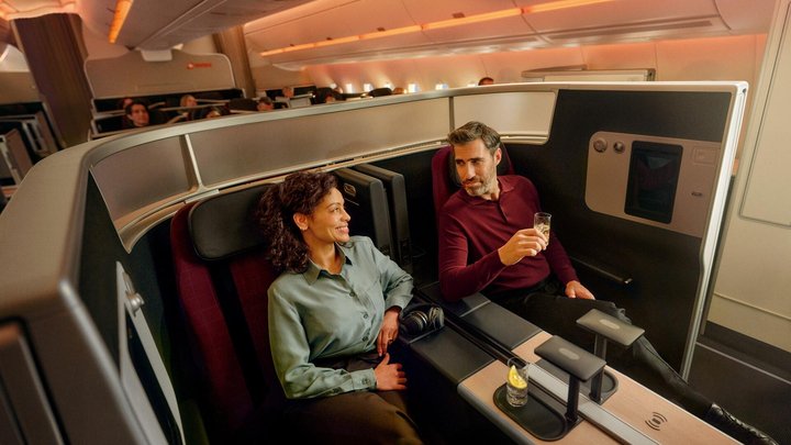 Die neue SWISS Business Kabine bietet massgeschneiderte Sitzoptionen mit fünf individuelle Sitztypen.