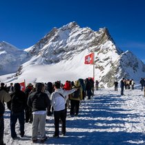 Fast 44 Millionen Übernachtungen verzeichnete die Hotellerie im Jahr 2025. Hier Gäste auf dem Jungfraujoch. (Archivbild)