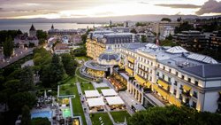 Grandhotelmagie auf der Höhe der Zeit: Wer durch die Drehtür des Beau-Rivage Palace tritt, lässt die Gewöhnlichkeit der Welt hinter sich.
