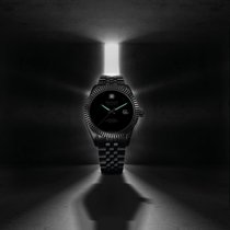 Die Dark Night von Hanova: Eine Uhr, welche die Dunkelheit zelebriert.