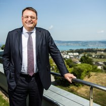 Stefan Paul ist seit 2013 bei Kühne+Nagel, seit 2022 als CEO. Zuvor war er bei DHL.