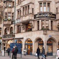 Ein Stück Basler Geschichte bleibt erhalten: Die Confiserie Schiesser ist gerettet.
