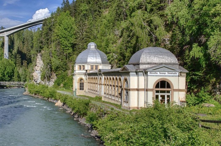 Die Büvetta Tarasp in Scoul steht seit Jahren leer und zerfällt.