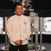 Mbappé ist jetzt nicht nur Markenbotschafter, wie für Hublot, sondern auch Investor bei Wristcheck.