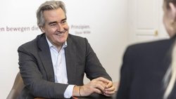 «Erstmals in der Geschichte der Menschheit wachsen die Lösungen schneller als die Herausforderungen», hält Reto Ringger fest.