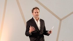 Dieser Buchtipp stammt von Mateo Kries. Er ist seit 2011 Direktor des Vitra Design Museums in Weil am Rhein.