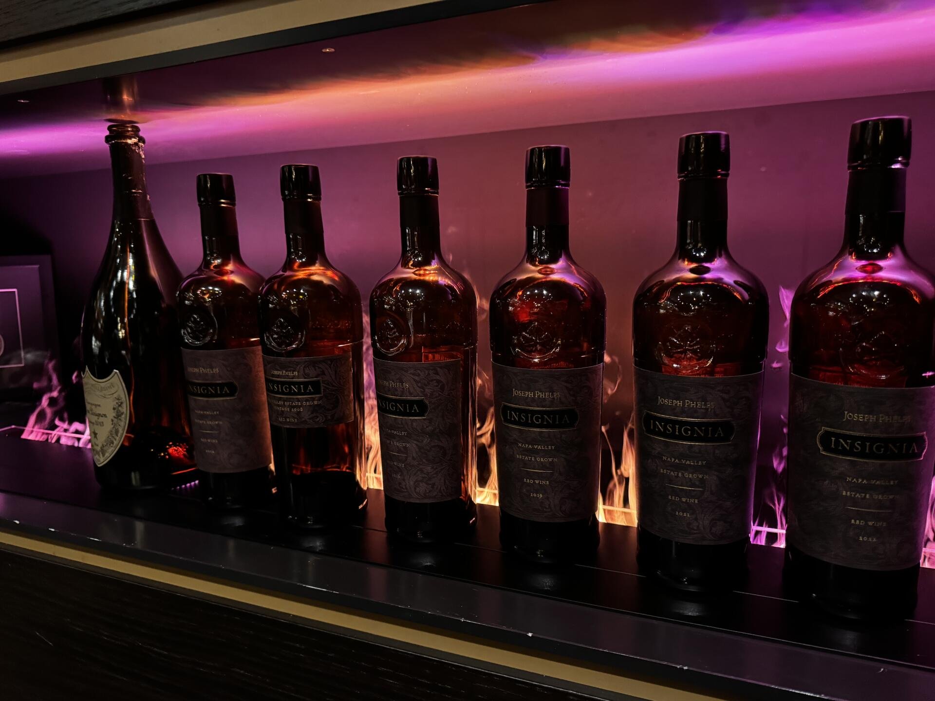 Im Wortsinn: Verkostung der Insignia-Jahrgänge 2008, 2014, 2016,2019,2021 und 2022 im Restaurant Napa Grill, Zürich.