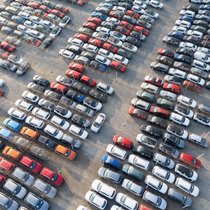 Der globale Automarkt ist 2025 moderat gewachsen. Er ist allerdings zweigeteilt. China bleibt der grösste und wachstumsstärkste Markt, während die Hersteller in Europa unter der asiatischen Konkurrenz ächzen.