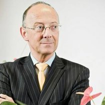 Nach aussen stets freundlich, nach innen äusserst machtbewusst: Hans Ziegler, VR-Präsident von Charles Vögele.